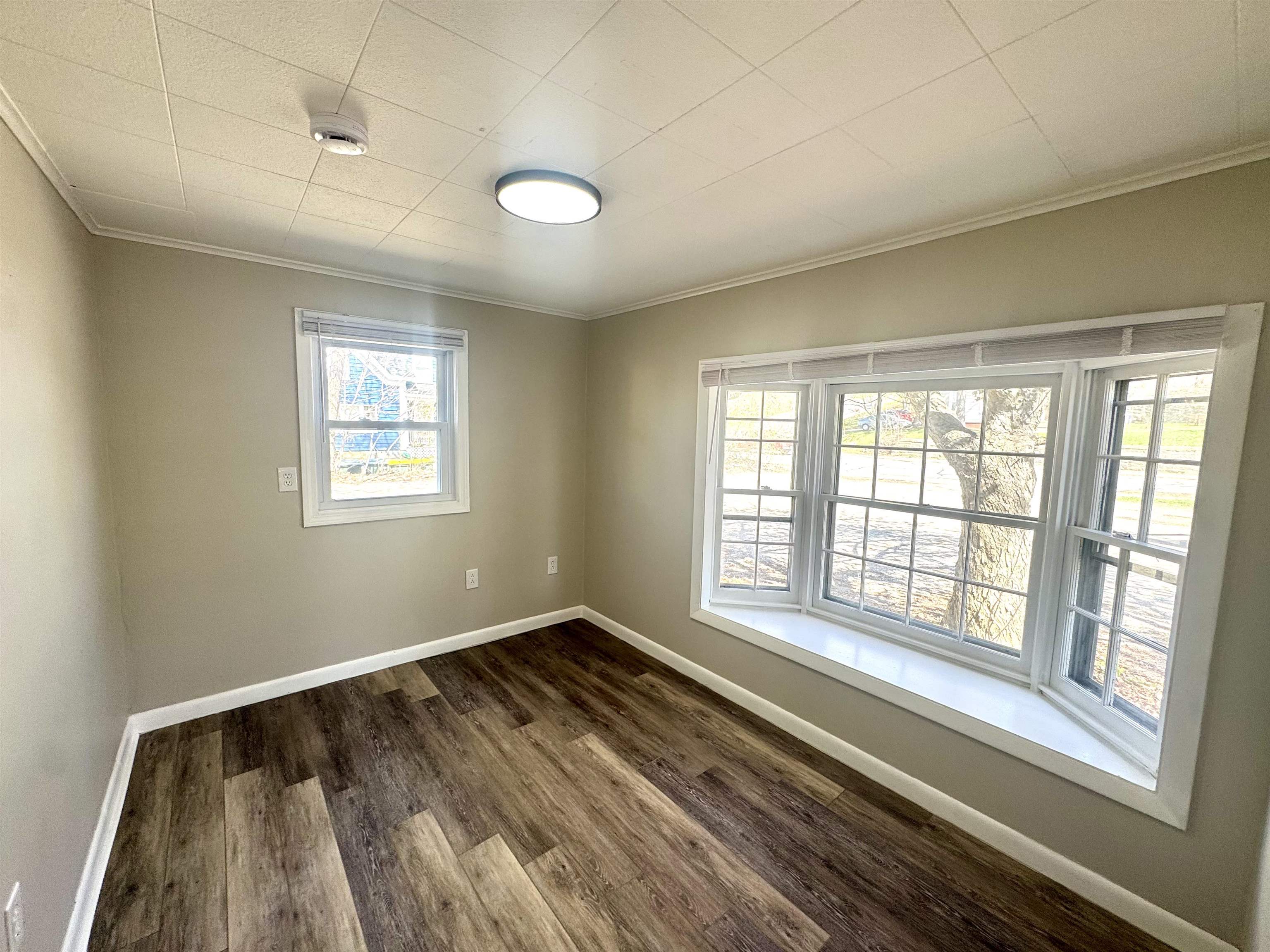 Laconia, New Hampshire 03246, United States, 3 Bedrooms Bedrooms, ,1 BathroomBathrooms,Residential,Pending,122465