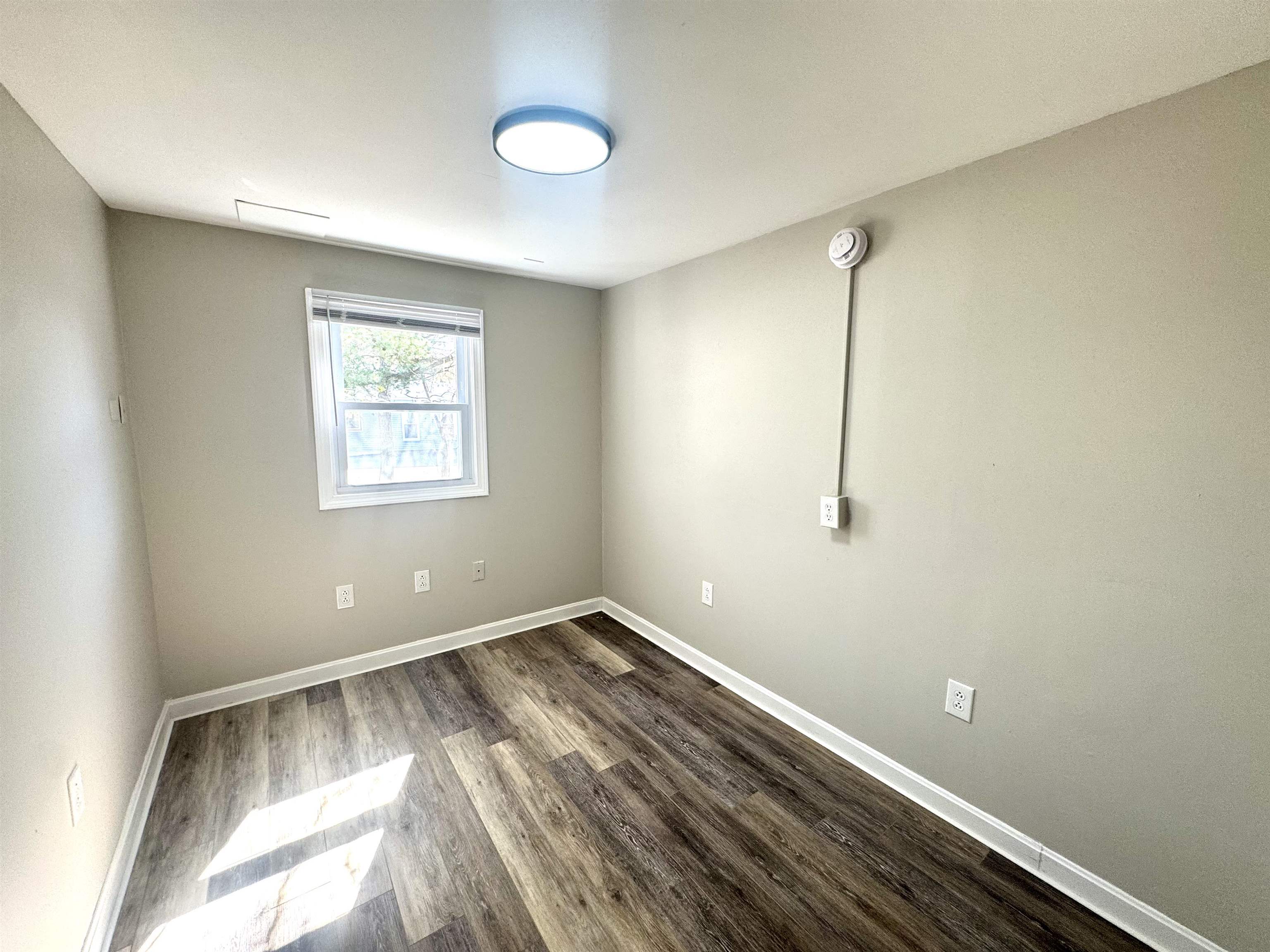 Laconia, New Hampshire 03246, United States, 3 Bedrooms Bedrooms, ,1 BathroomBathrooms,Residential,Pending,122465