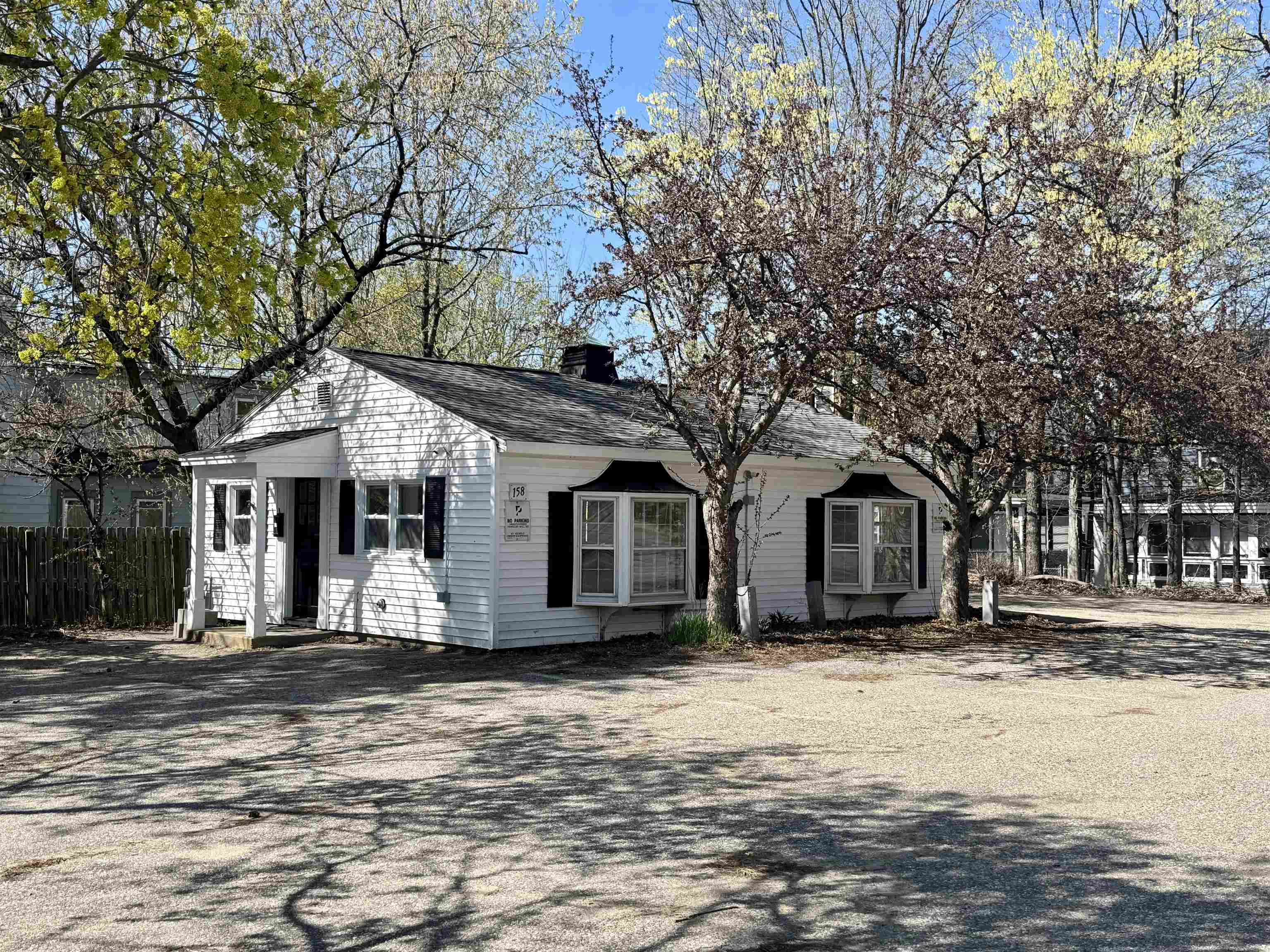 Laconia, New Hampshire 03246, United States, 3 Bedrooms Bedrooms, ,1 BathroomBathrooms,Residential,Pending,122465