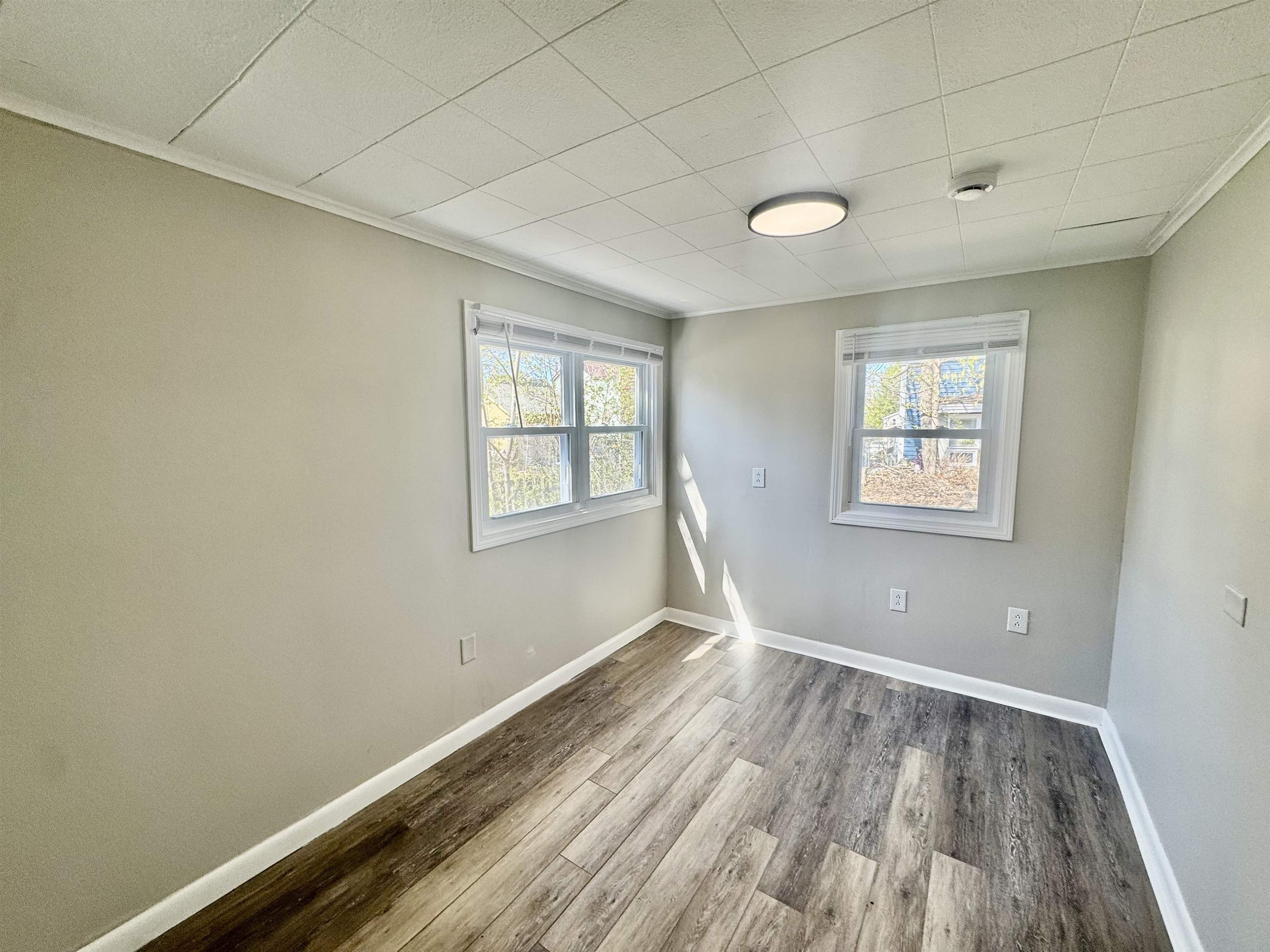 Laconia, New Hampshire 03246, United States, 3 Bedrooms Bedrooms, ,1 BathroomBathrooms,Residential,Pending,122465