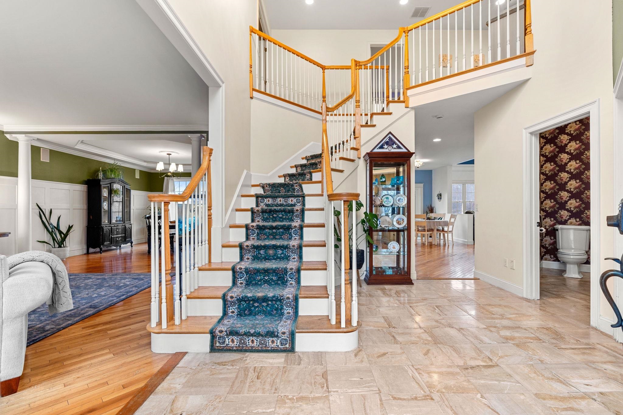 115 Roosevelt Road