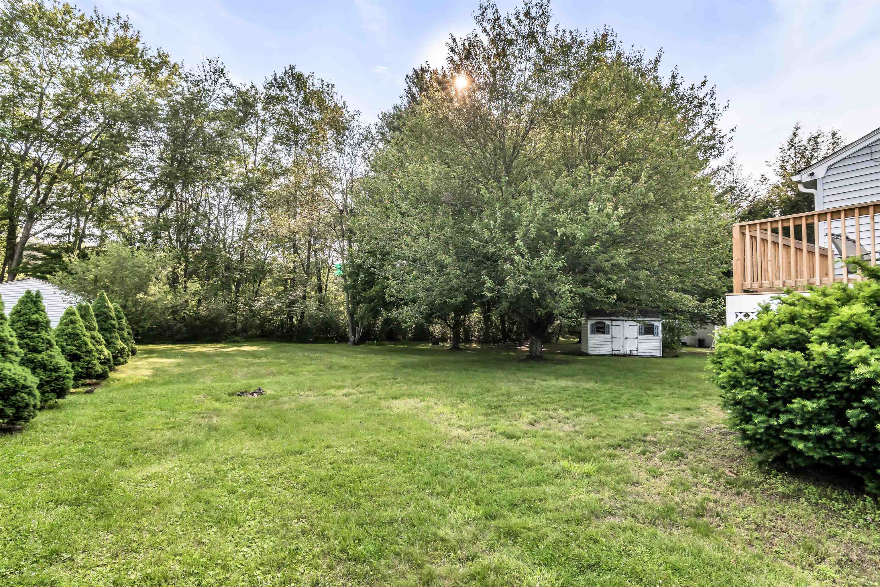 Salem, New Hampshire 03079, United States, 3 Bedrooms Bedrooms, ,1 BathroomBathrooms,Residential,Pending,152255