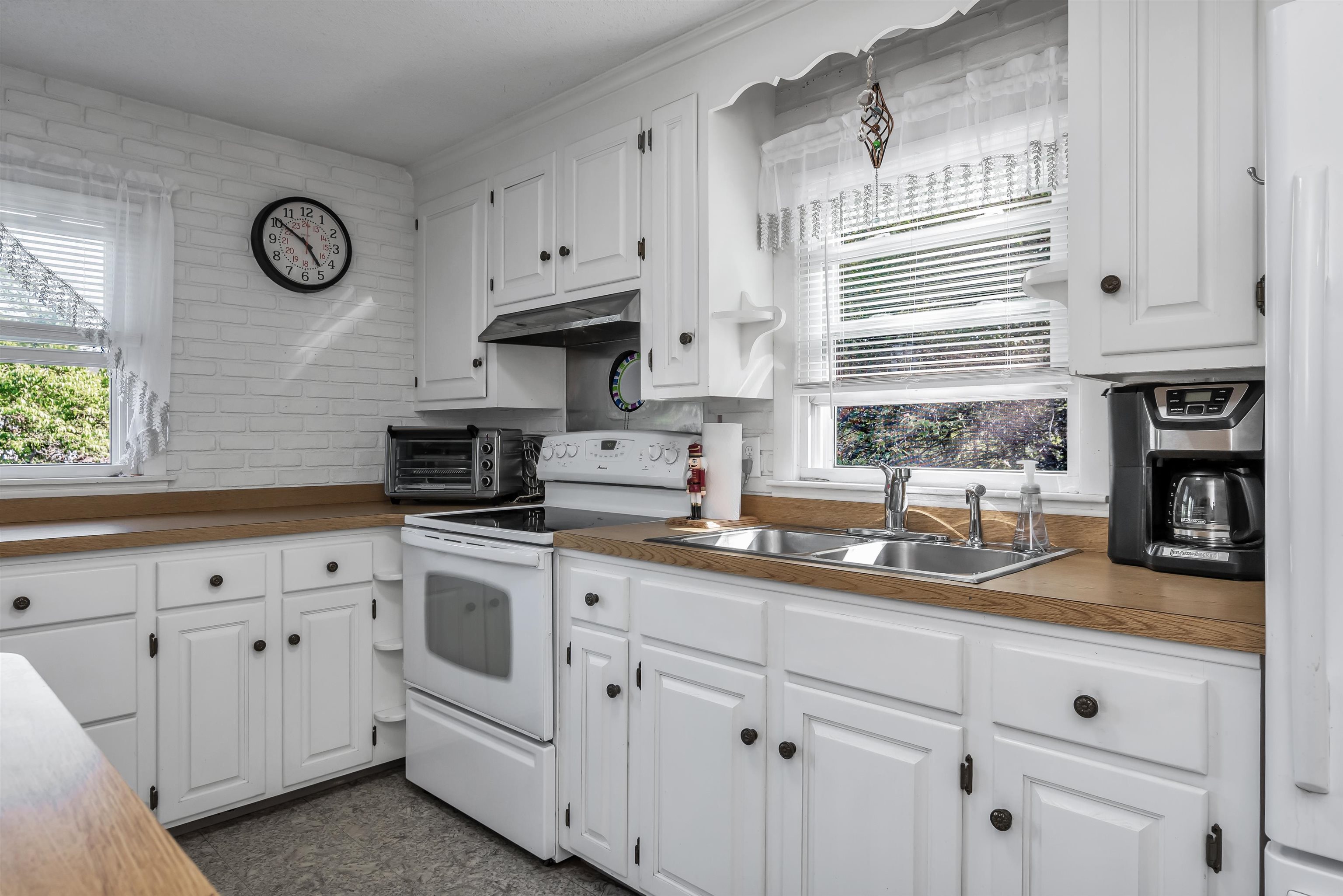 Salem, New Hampshire 03079, United States, 3 Bedrooms Bedrooms, ,1 BathroomBathrooms,Residential,Pending,152255