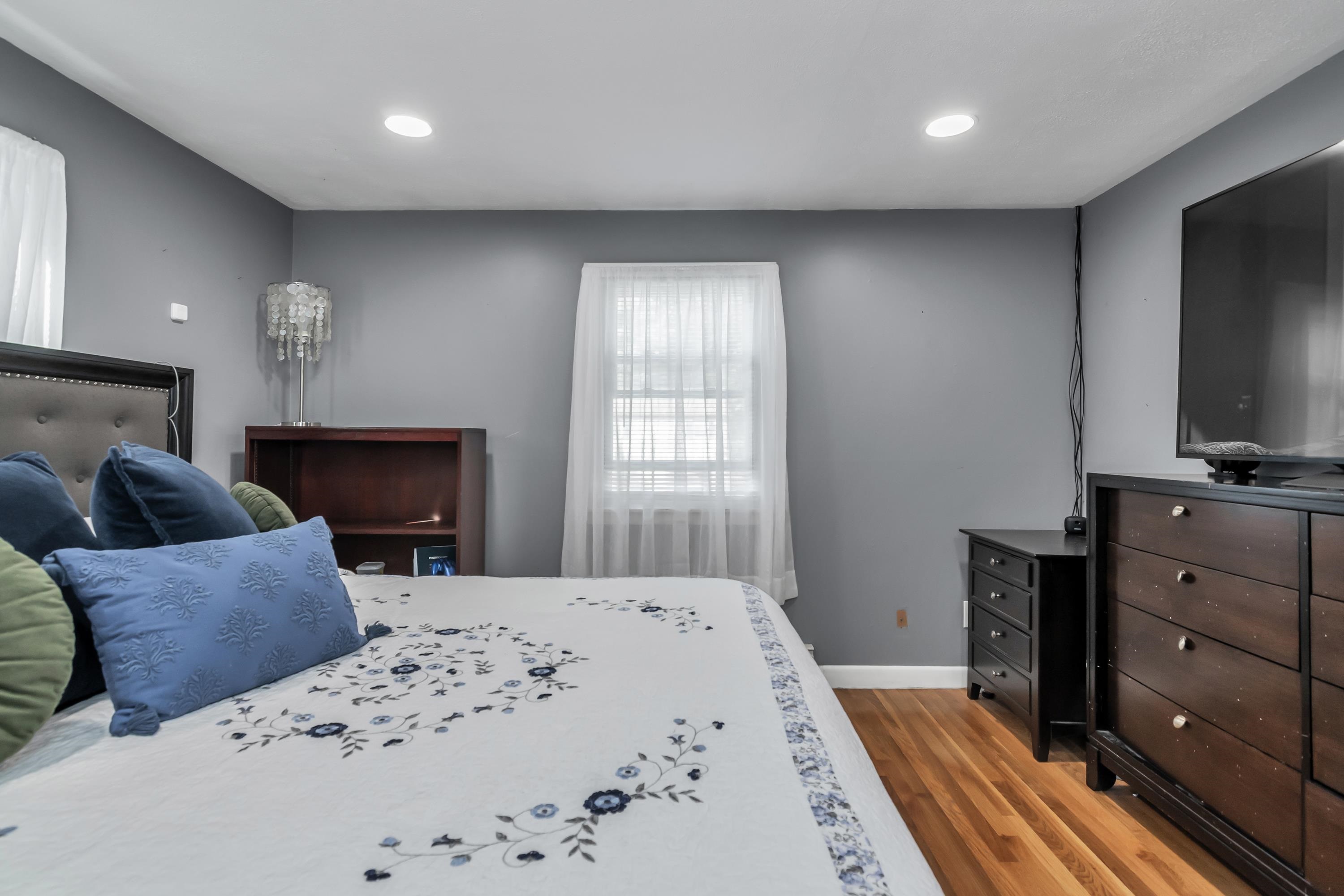 Salem, New Hampshire 03079, United States, 3 Bedrooms Bedrooms, ,1 BathroomBathrooms,Residential,Pending,152255