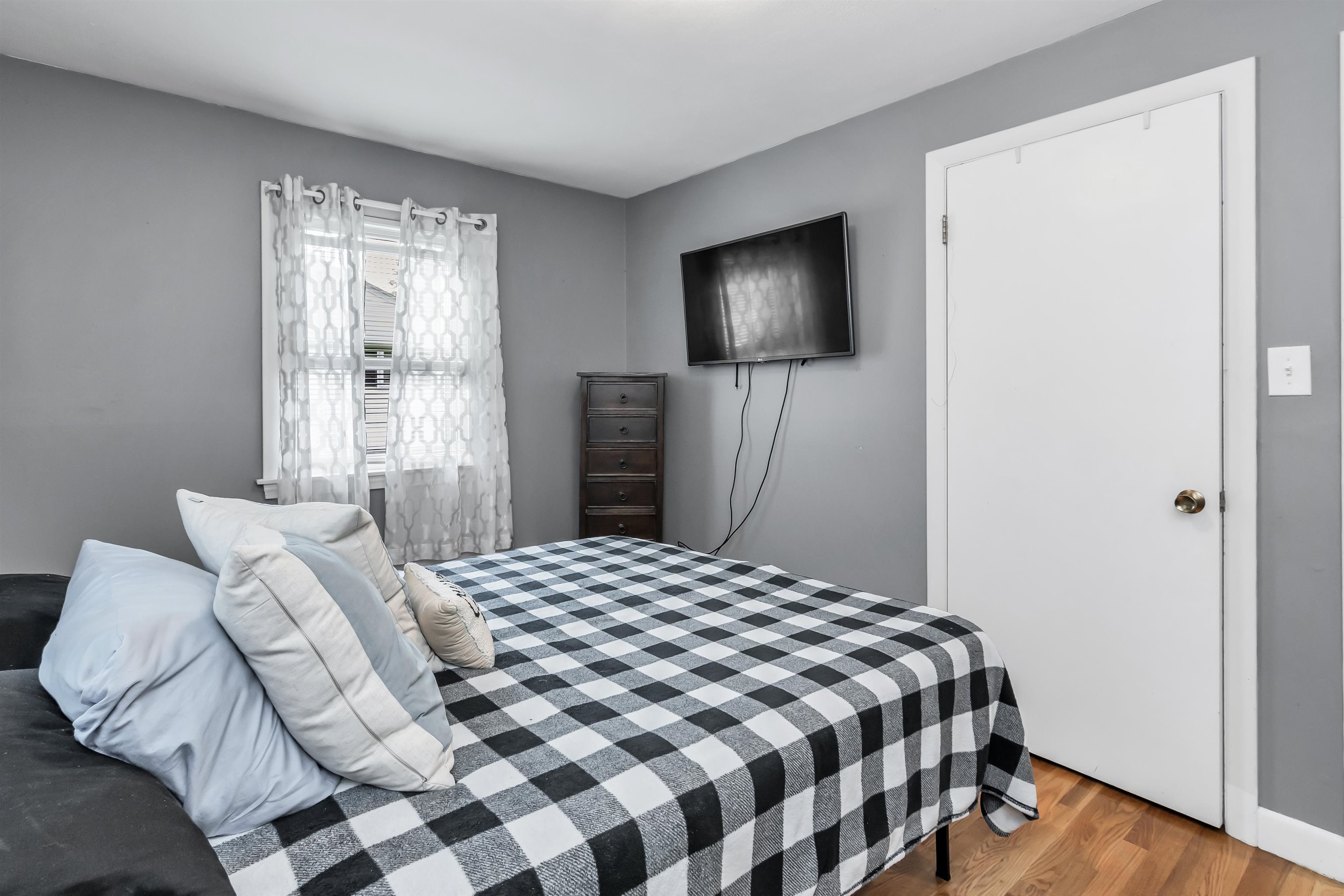 Salem, New Hampshire 03079, United States, 3 Bedrooms Bedrooms, ,1 BathroomBathrooms,Residential,Pending,152255