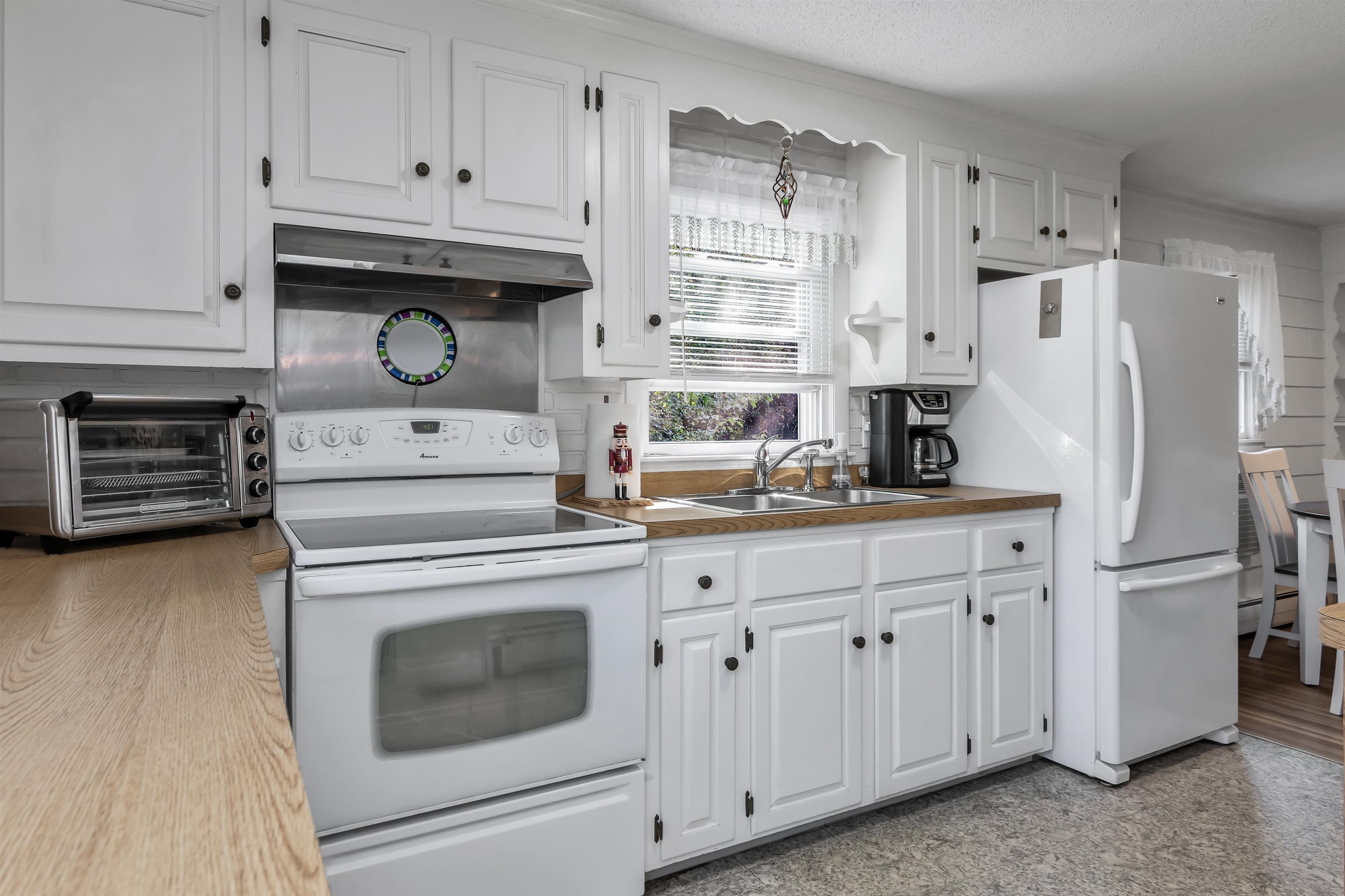 Salem, New Hampshire 03079, United States, 3 Bedrooms Bedrooms, ,1 BathroomBathrooms,Residential,Pending,152255