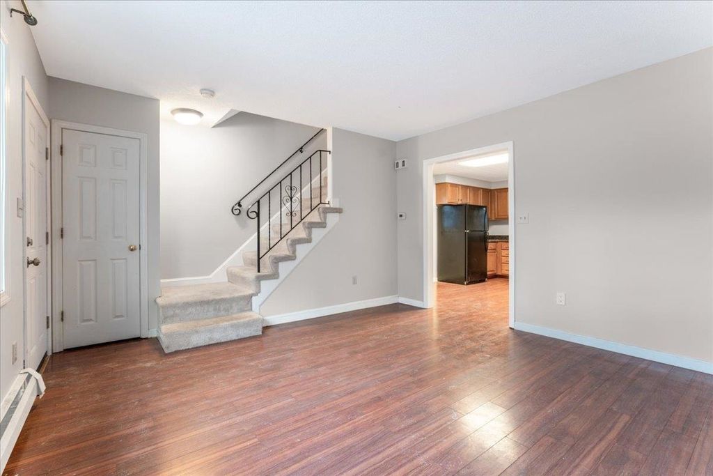 Photo of 90 Golfview Drive, Manchester, NH 03102 (MLS # 5073546)