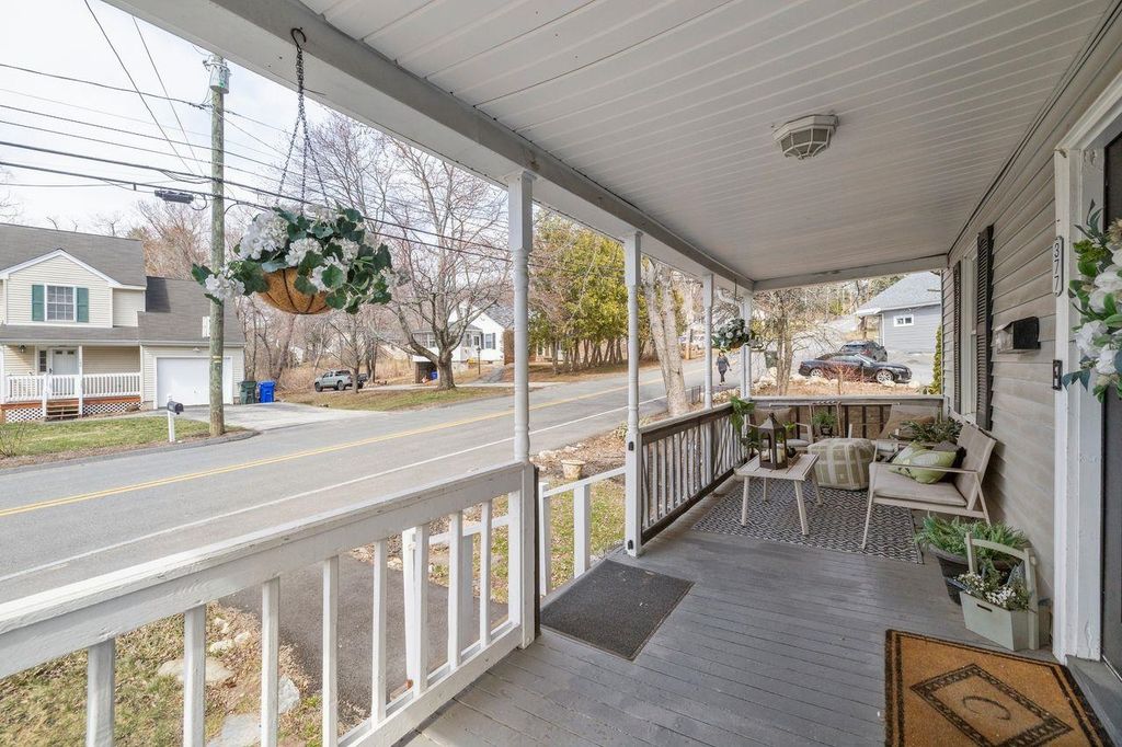 Photo of 377 Smyth Road, Manchester, NH 03104 (MLS # 5082569)