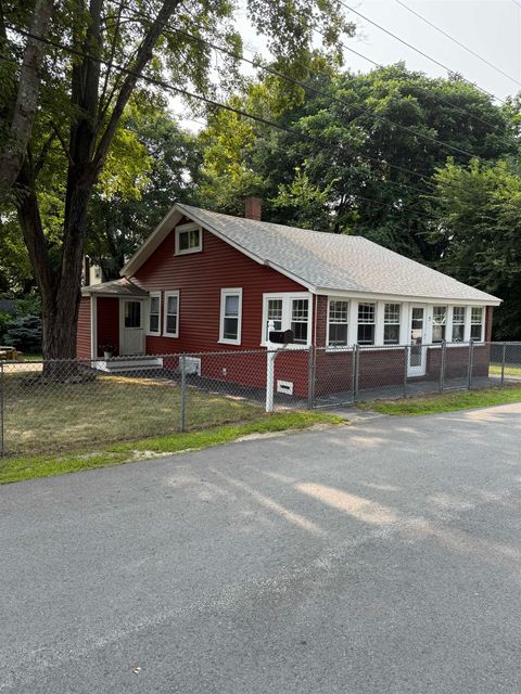 Photo of 7 Porter Avenue, Hudson, NH 03051 (MLS # 5056001) Photo of 7 Porter Avenue, Hudson, NH 03051 (MLS # 5056001)