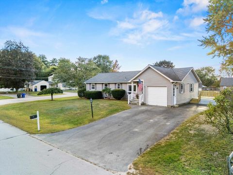 Photo of 10 Phillips Drive, Hudson, NH 03051 (MLS # 5062889)