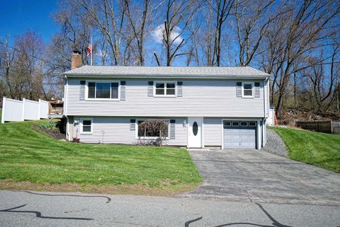 Photo of 18 Barron Avenue, Salem, NH 03079 (MLS # 5084905)