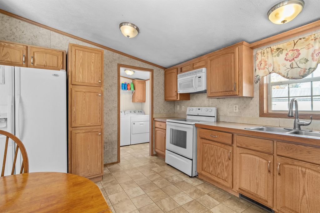 Photo of 8 Perimeter Drive, Rochester, NH 03867 (MLS # 5068348)