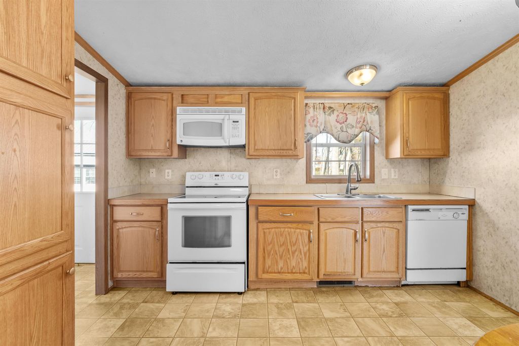 Photo of 8 Perimeter Drive, Rochester, NH 03867 (MLS # 5068348)