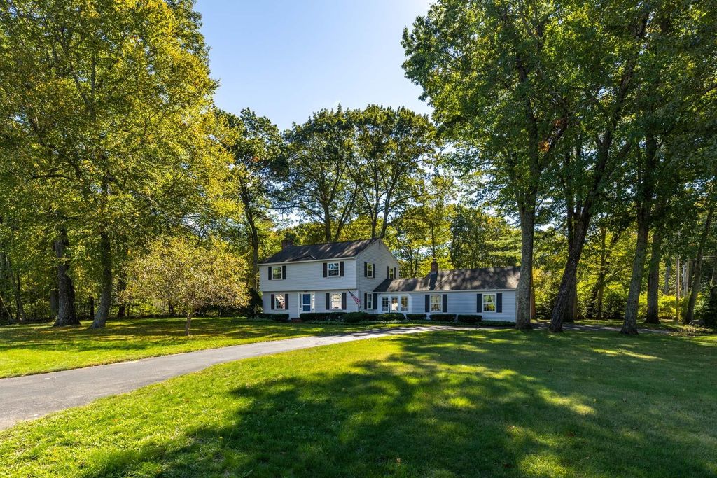 Photo of 6 Toppan Road, Kingston, NH 03848 (MLS # 5066504)