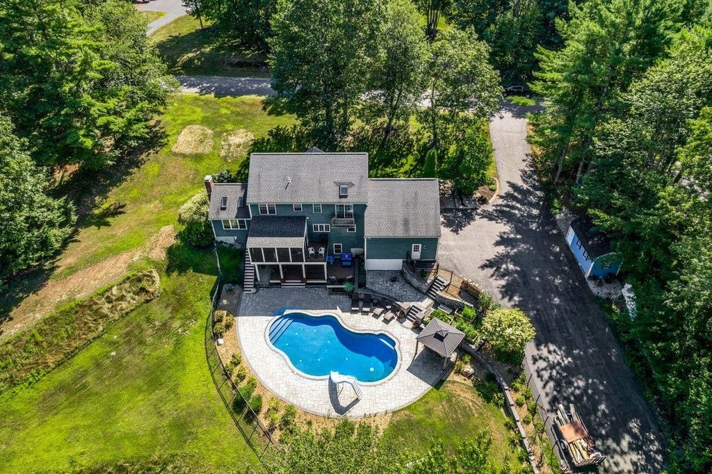 Photo of 3 Chelsea Drive, Bow, NH 03304 (MLS # 5053414)