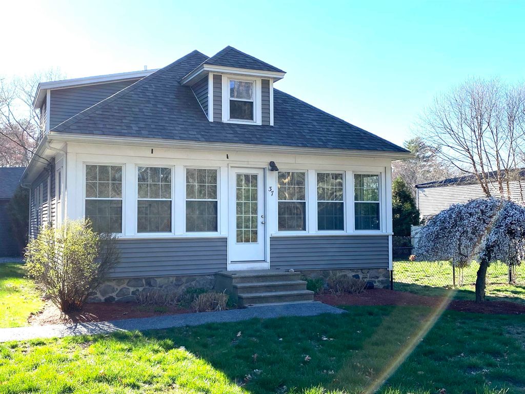 Photo of 37 Lawrence Road, Salem, NH 03079 (MLS # 5087189)