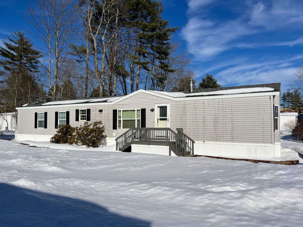 Photo of 80 Colonial Village, Somersworth, NH 03878 (MLS # 5078656)