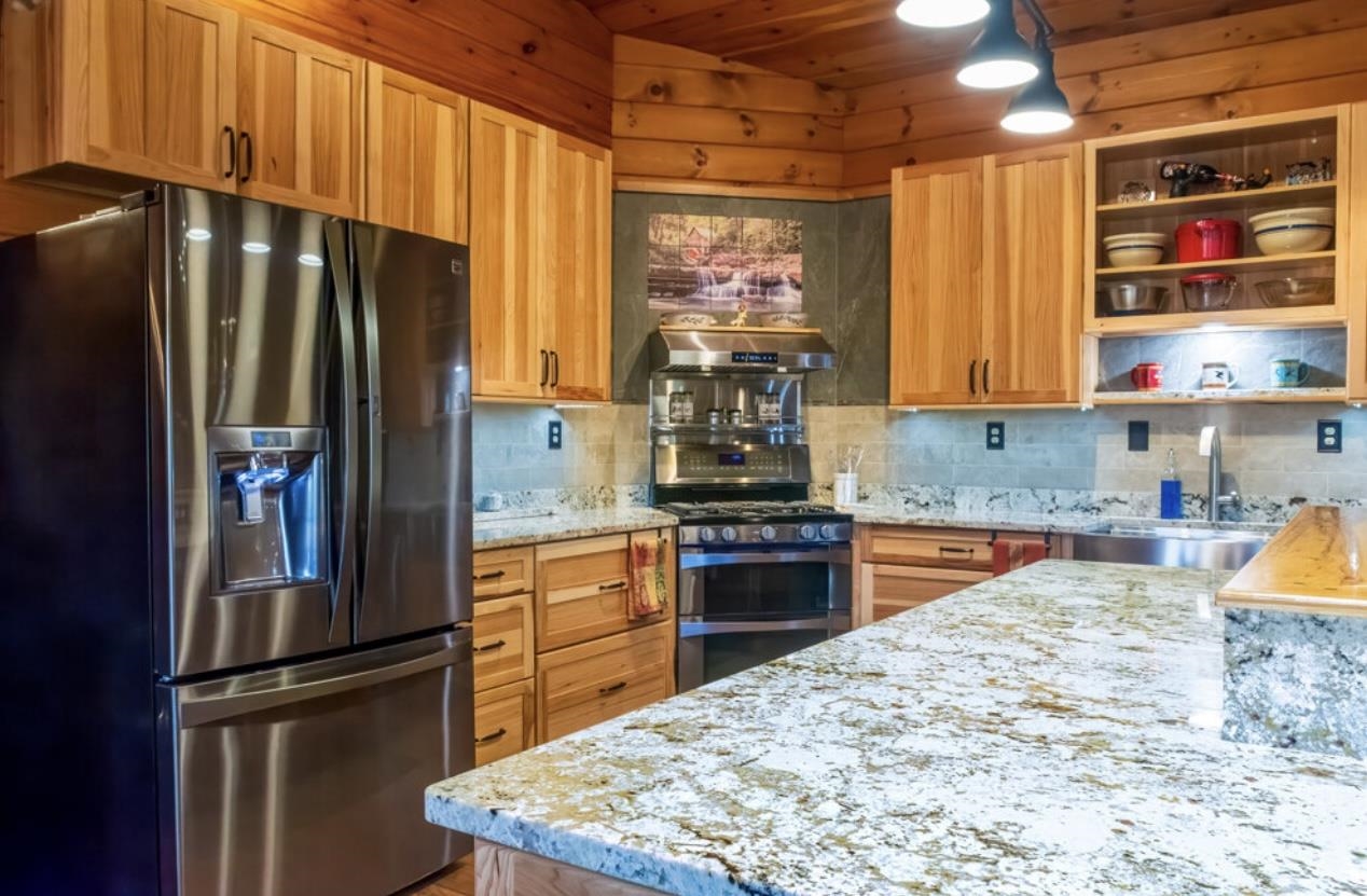 144 Keyes Hollow Road