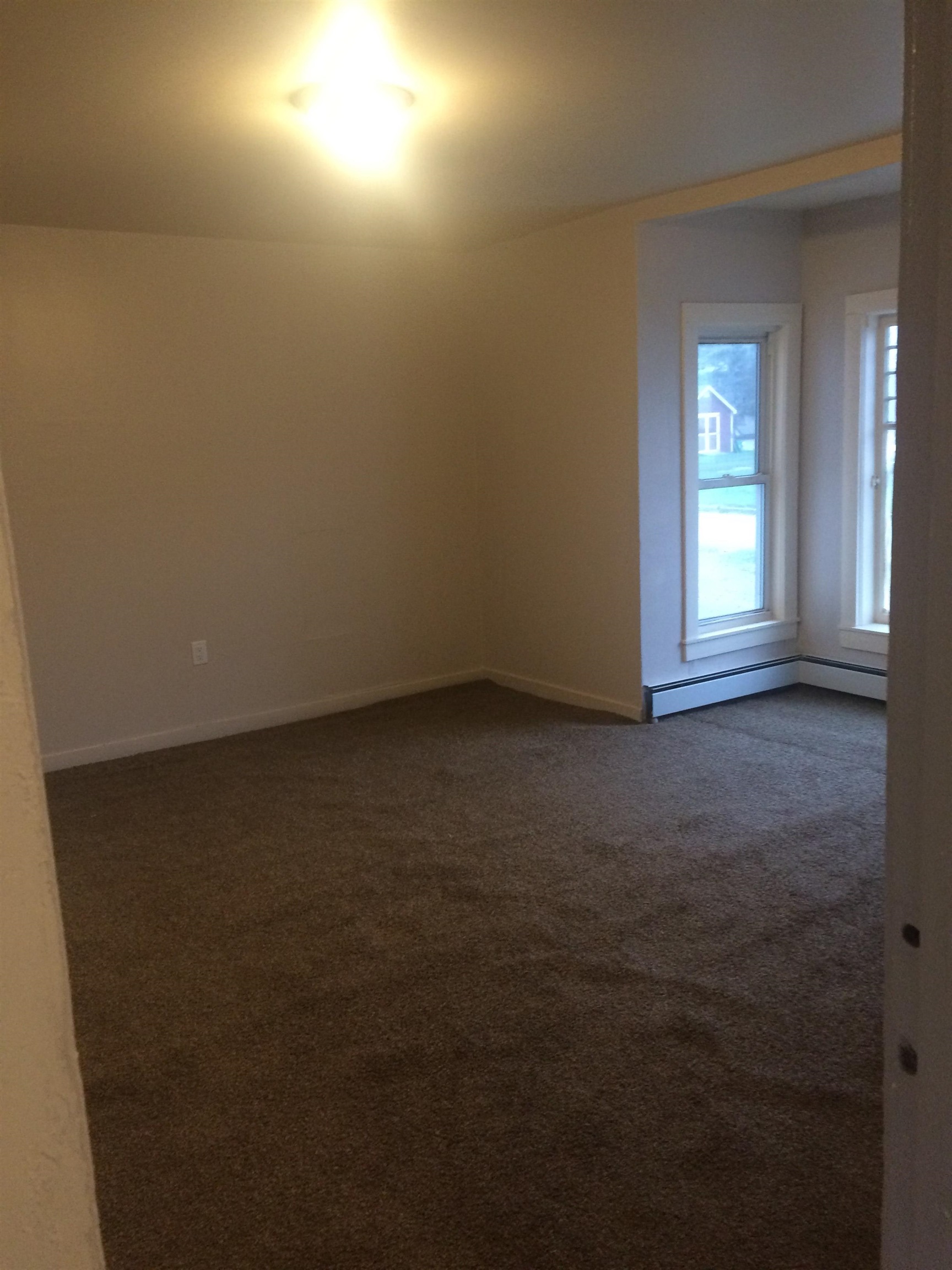 Hardwick, Vermont 05843, United States, 6 Bedrooms Bedrooms, ,Residential,Active,98828