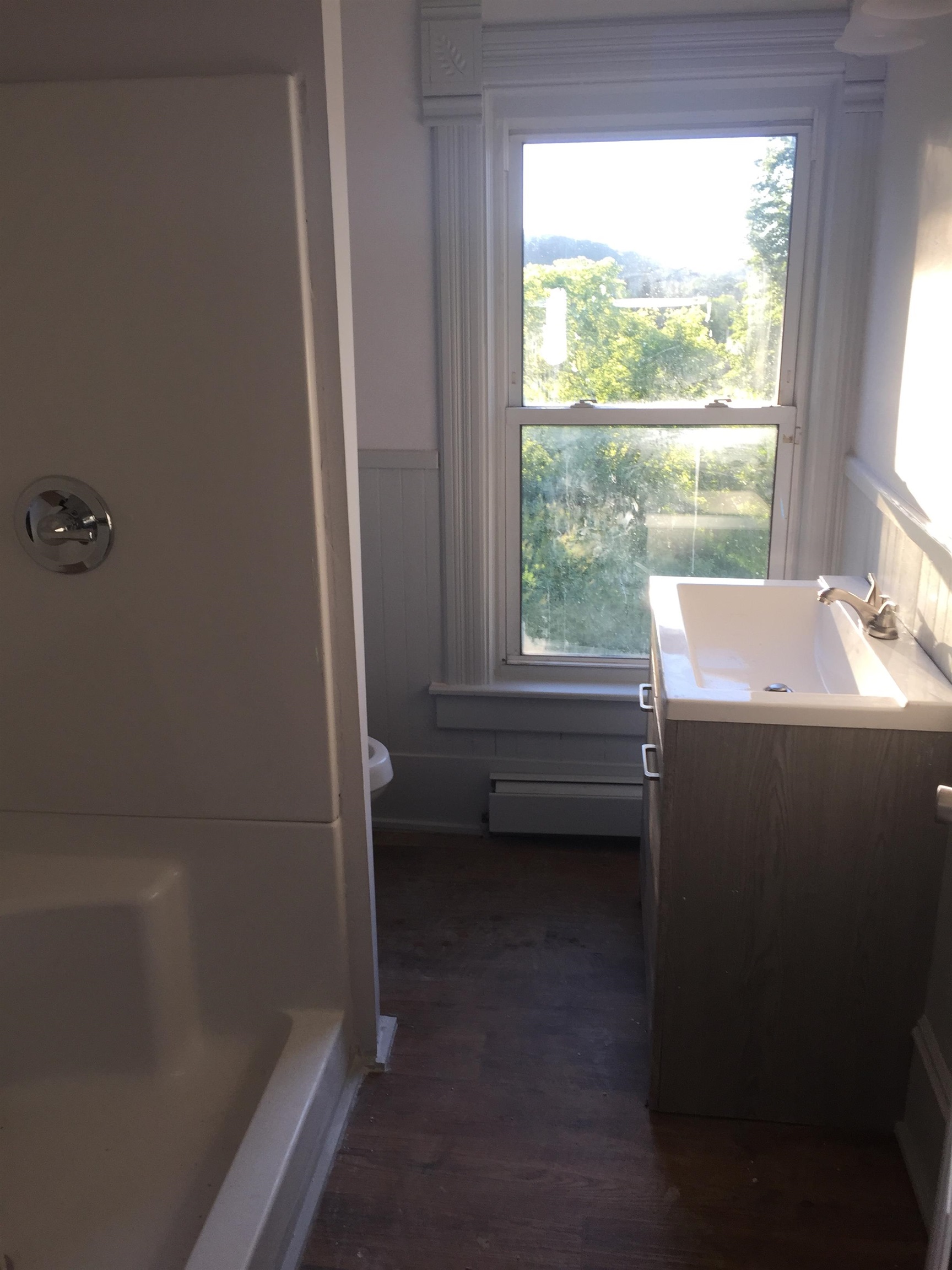 Hardwick, Vermont 05843, United States, 6 Bedrooms Bedrooms, ,Residential,Active,98828