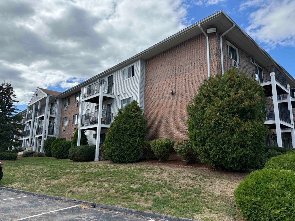 Photo of 383 Huse Road #05, Manchester, NH 03103 (MLS # 5069943)