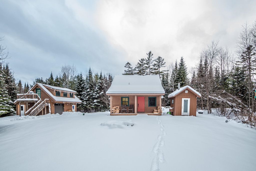 Photo of 3 Chellie Lane, Northumberland, NH 03582 (MLS # 5072403)