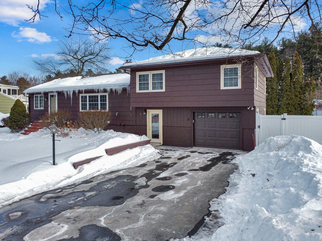 Photo of 8 Cole Street, Salem, NH 03079 (MLS # 5075820)