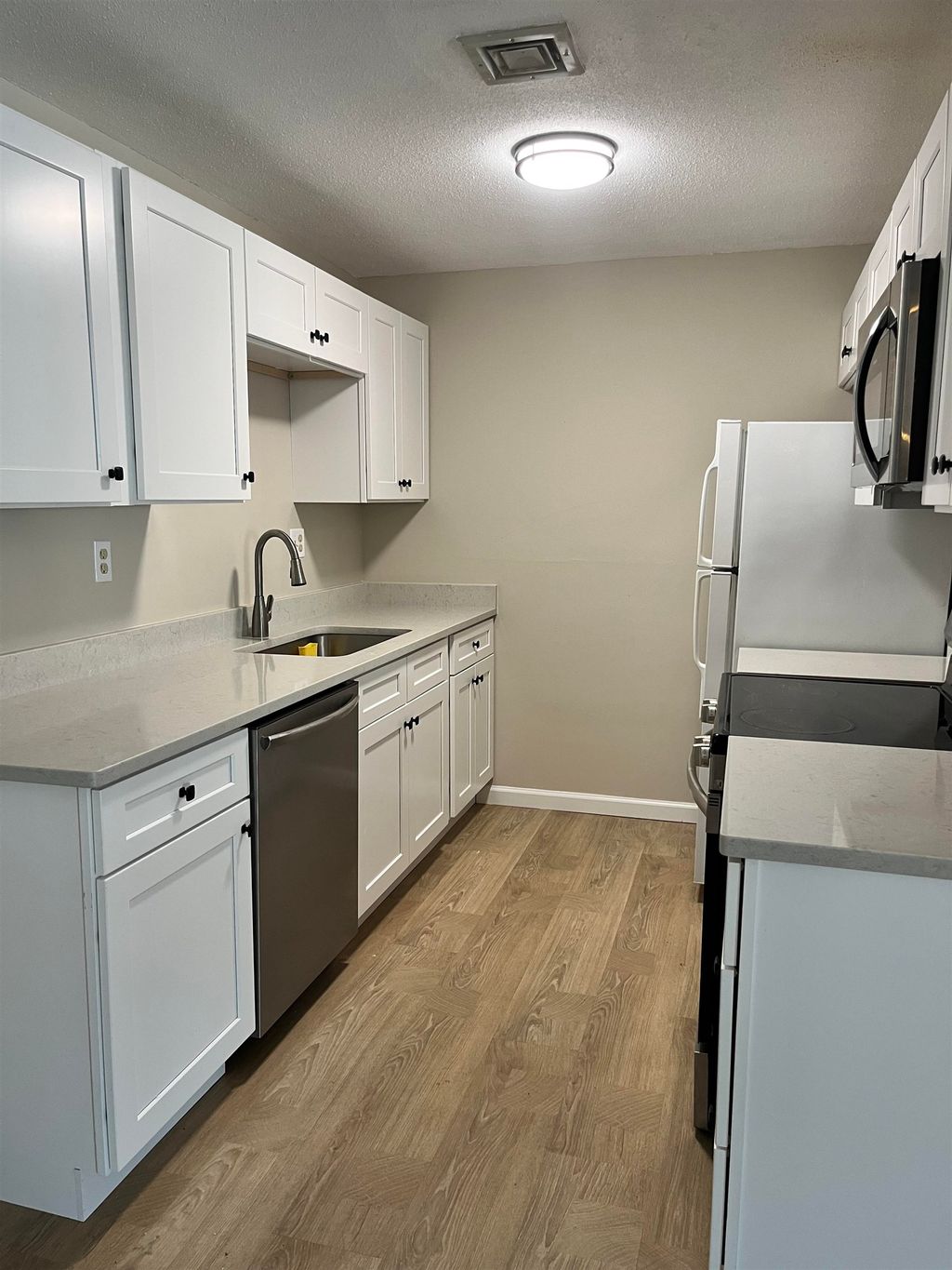 Photo of 11 Blackstone Drive #1136, Nashua, NH 03063 (MLS # 5075984)