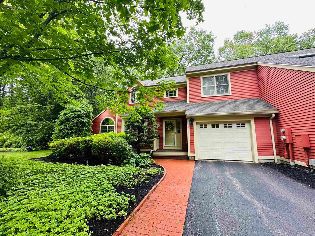 Photo of 60 Peninsula Drive, Stratham, NH 03885 (MLS # 5047274)