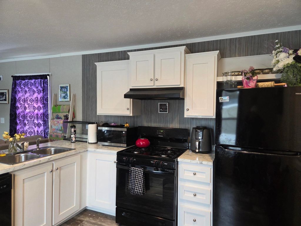 Photo of 21 Turkey Jim Road, Campton, NH 03223 (MLS # 5079485)