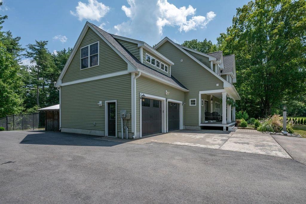 2 Fieldstone Drive