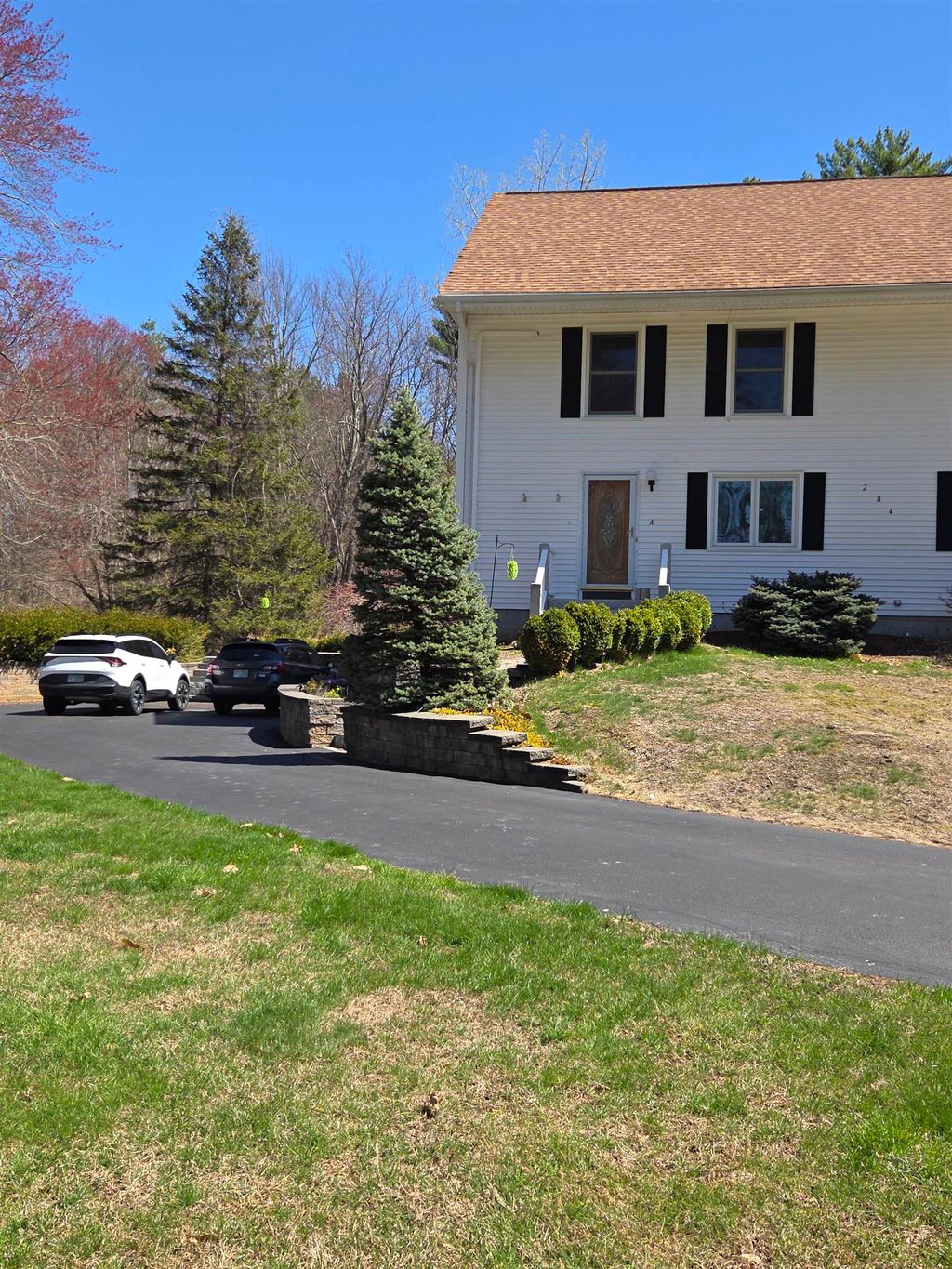 Photo of 284 High Range Road, Londonderry, NH 03053 (MLS # 5085603)