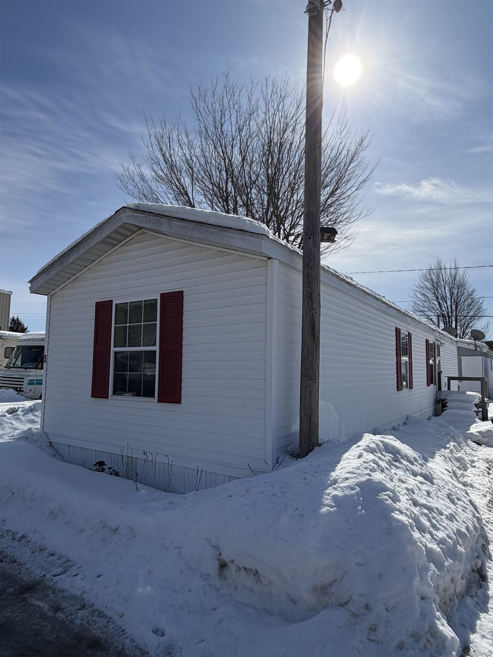 5 Coreys Mobile Home Park