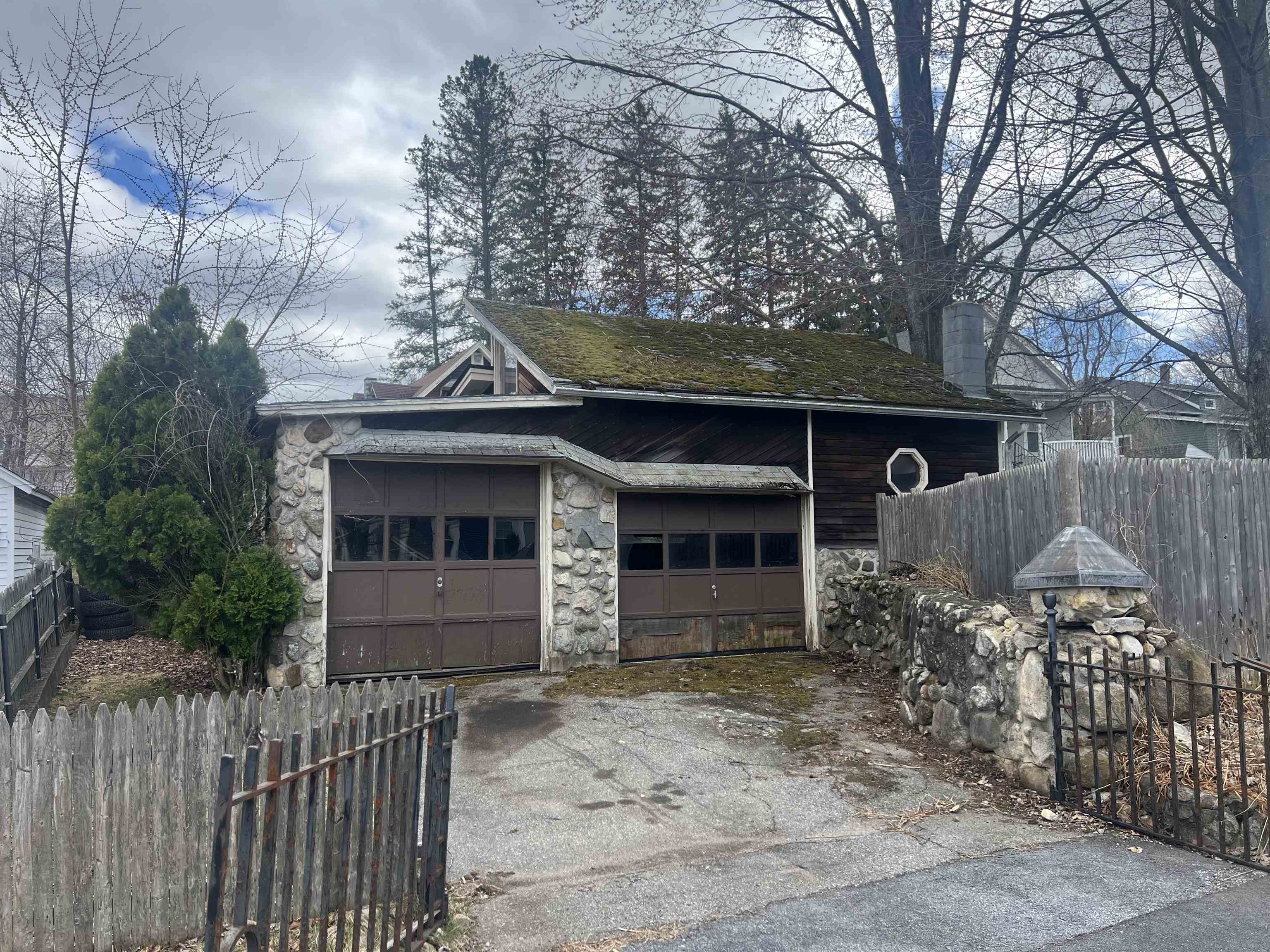 12 Duclos Street