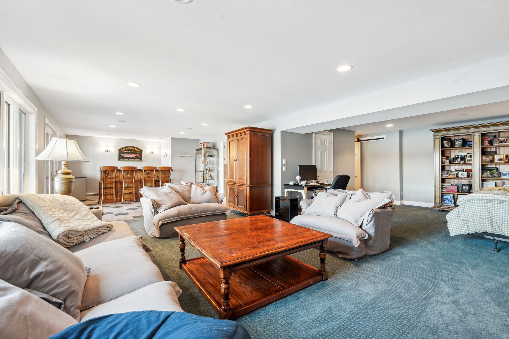 Sunapee, New Hampshire 03782, United States, 5 Bedrooms Bedrooms, ,5 BathroomsBathrooms,Residential,Active,100047