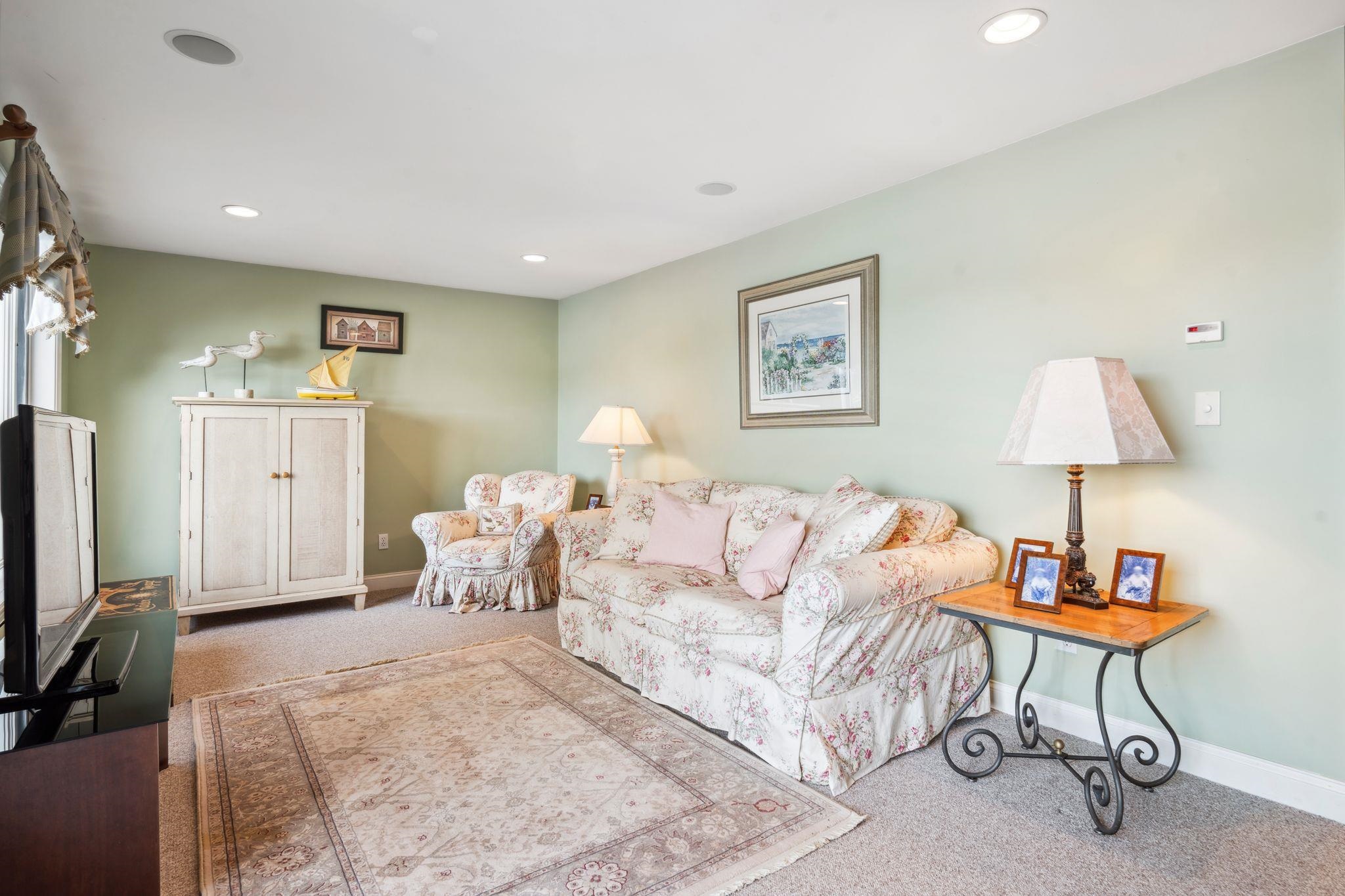 Sunapee, New Hampshire 03782, United States, 5 Bedrooms Bedrooms, ,5 BathroomsBathrooms,Residential,Active,100047