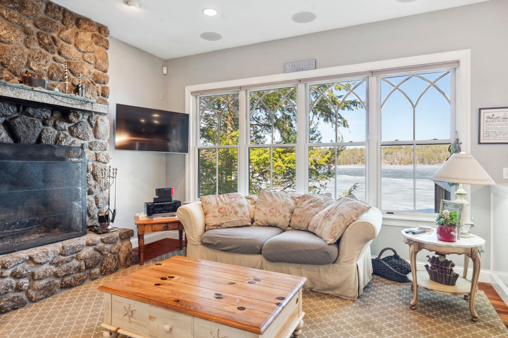 Sunapee, New Hampshire 03782, United States, 5 Bedrooms Bedrooms, ,5 BathroomsBathrooms,Residential,Active,100047