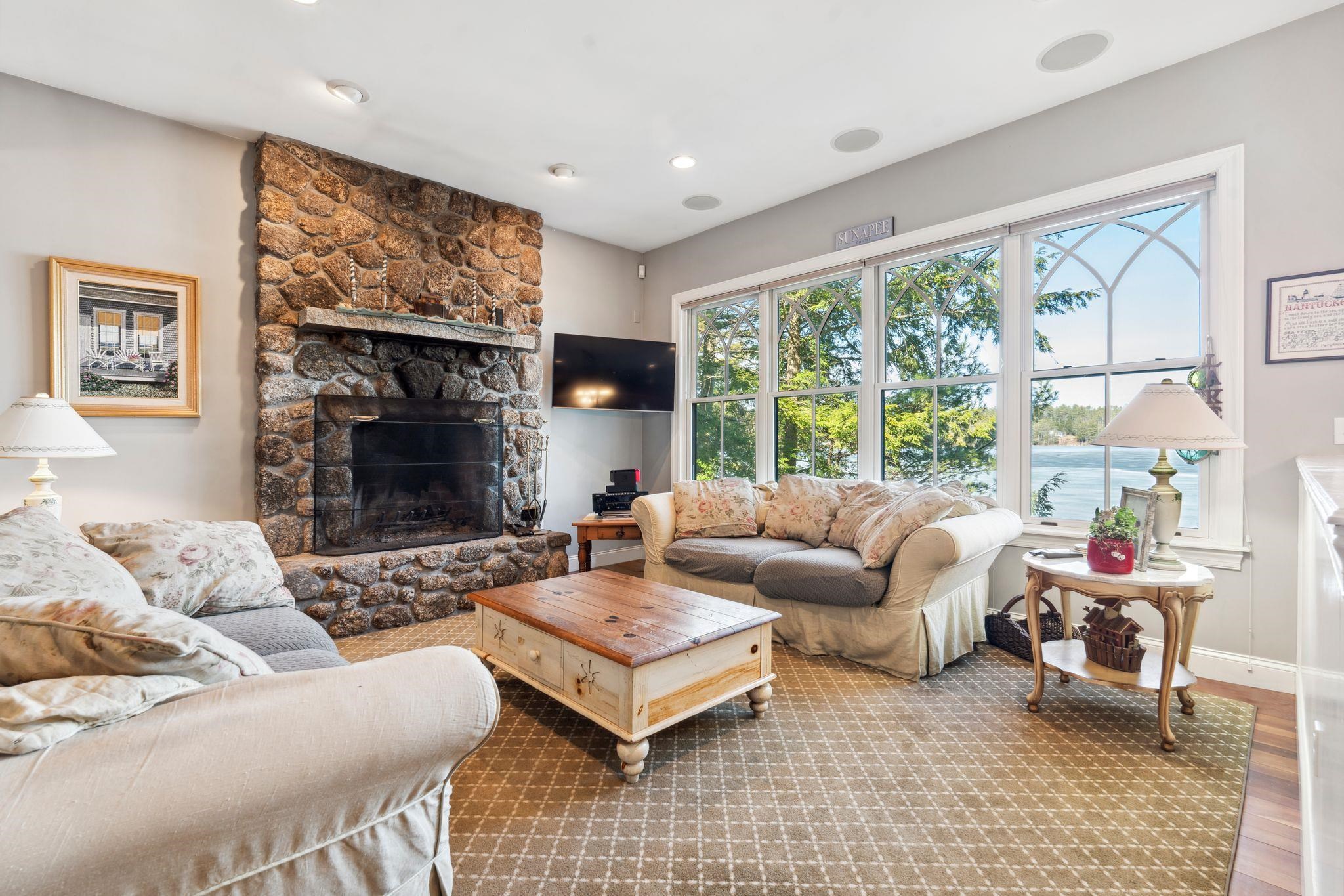 Sunapee, New Hampshire 03782, United States, 5 Bedrooms Bedrooms, ,5 BathroomsBathrooms,Residential,Active,100047