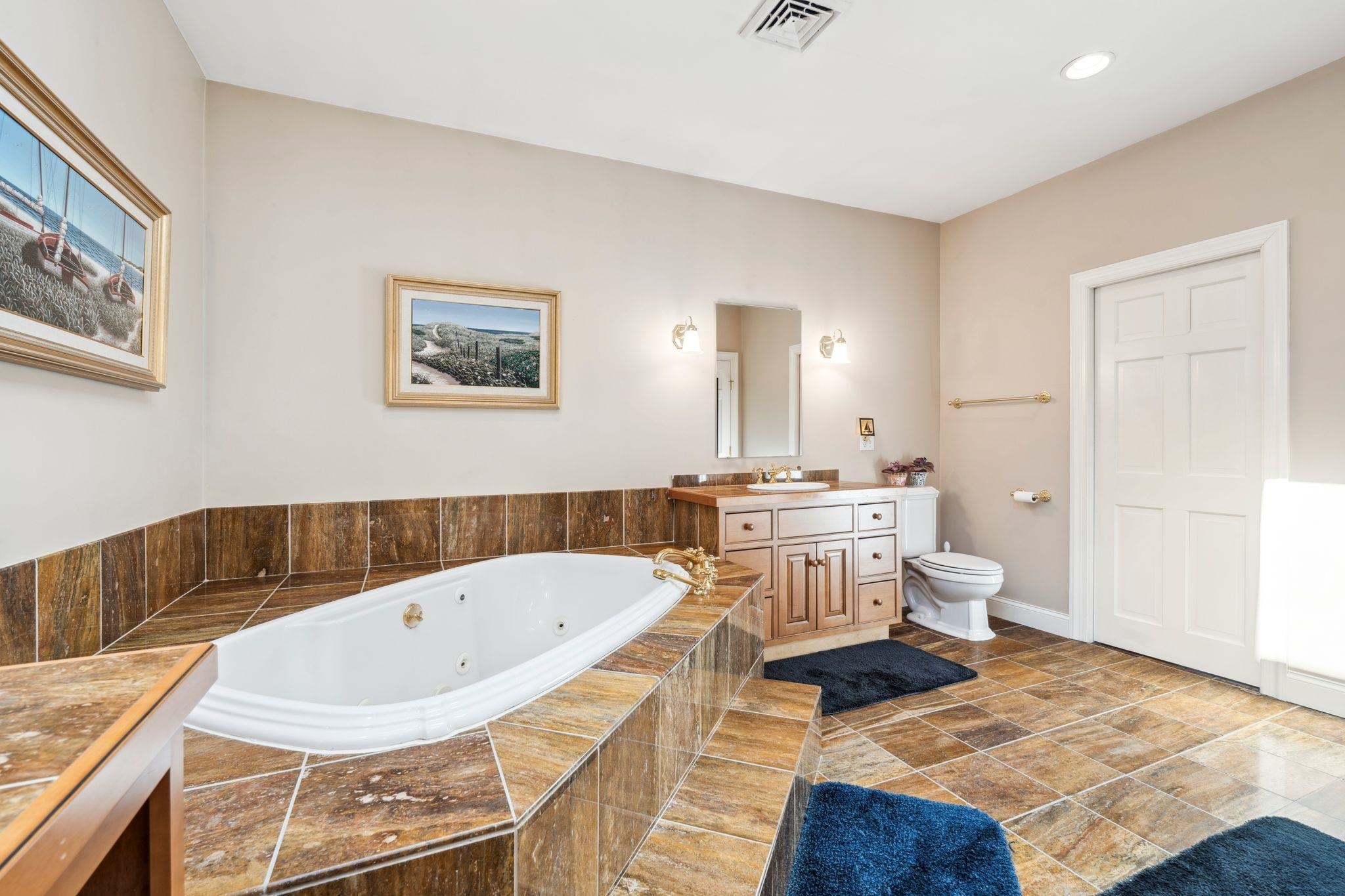 Sunapee, New Hampshire 03782, United States, 5 Bedrooms Bedrooms, ,5 BathroomsBathrooms,Residential,Active,100047