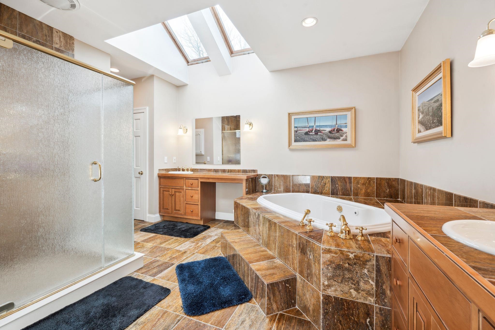 Sunapee, New Hampshire 03782, United States, 5 Bedrooms Bedrooms, ,5 BathroomsBathrooms,Residential,Active,100047