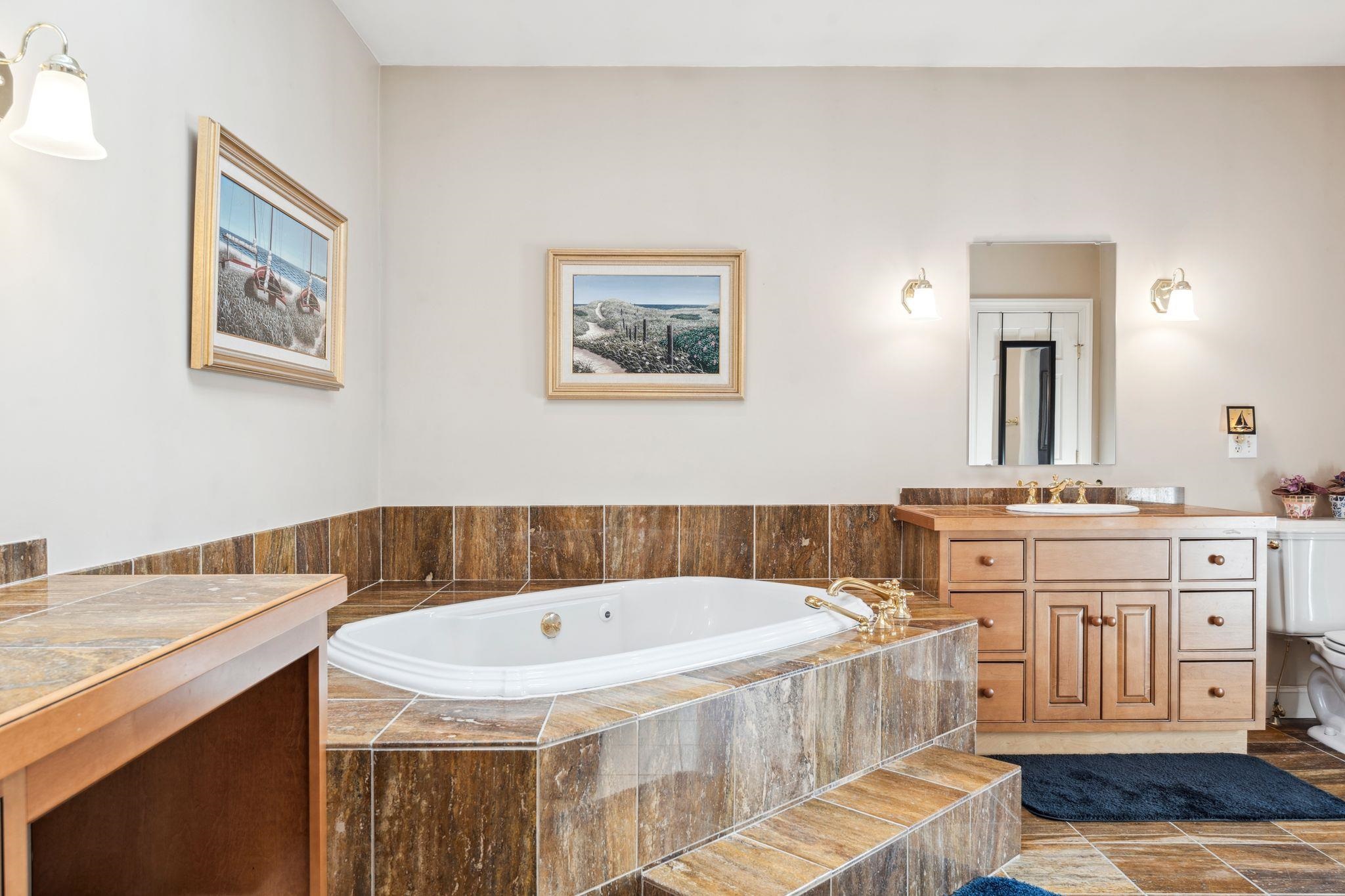 Sunapee, New Hampshire 03782, United States, 5 Bedrooms Bedrooms, ,5 BathroomsBathrooms,Residential,Active,100047