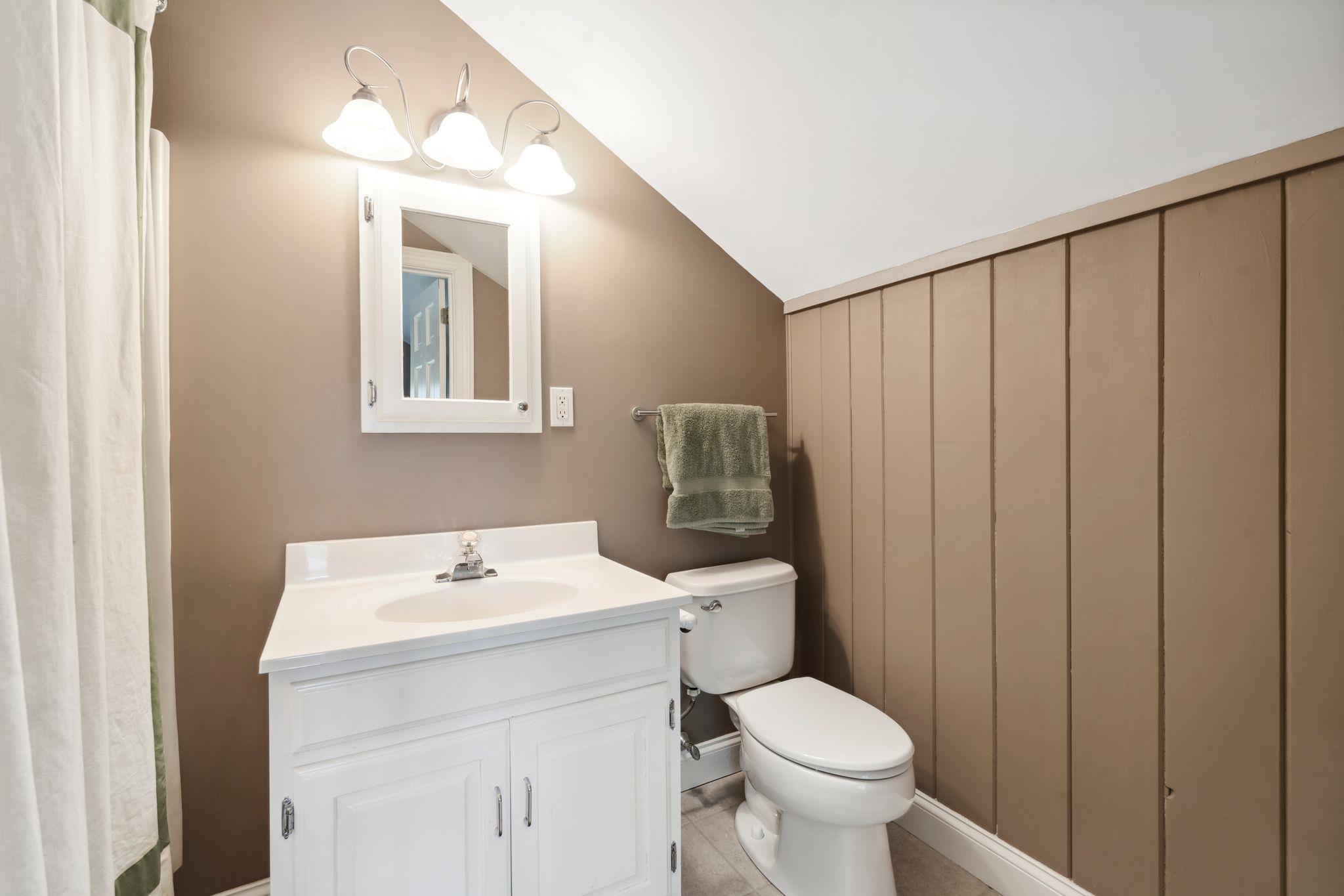 Sunapee, New Hampshire 03782, United States, 5 Bedrooms Bedrooms, ,5 BathroomsBathrooms,Residential,Active,100047