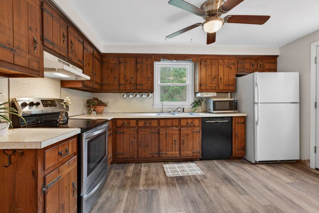 Photo of 172 Warner Hill Road, Derry, NH 03038 (MLS # 5088509)