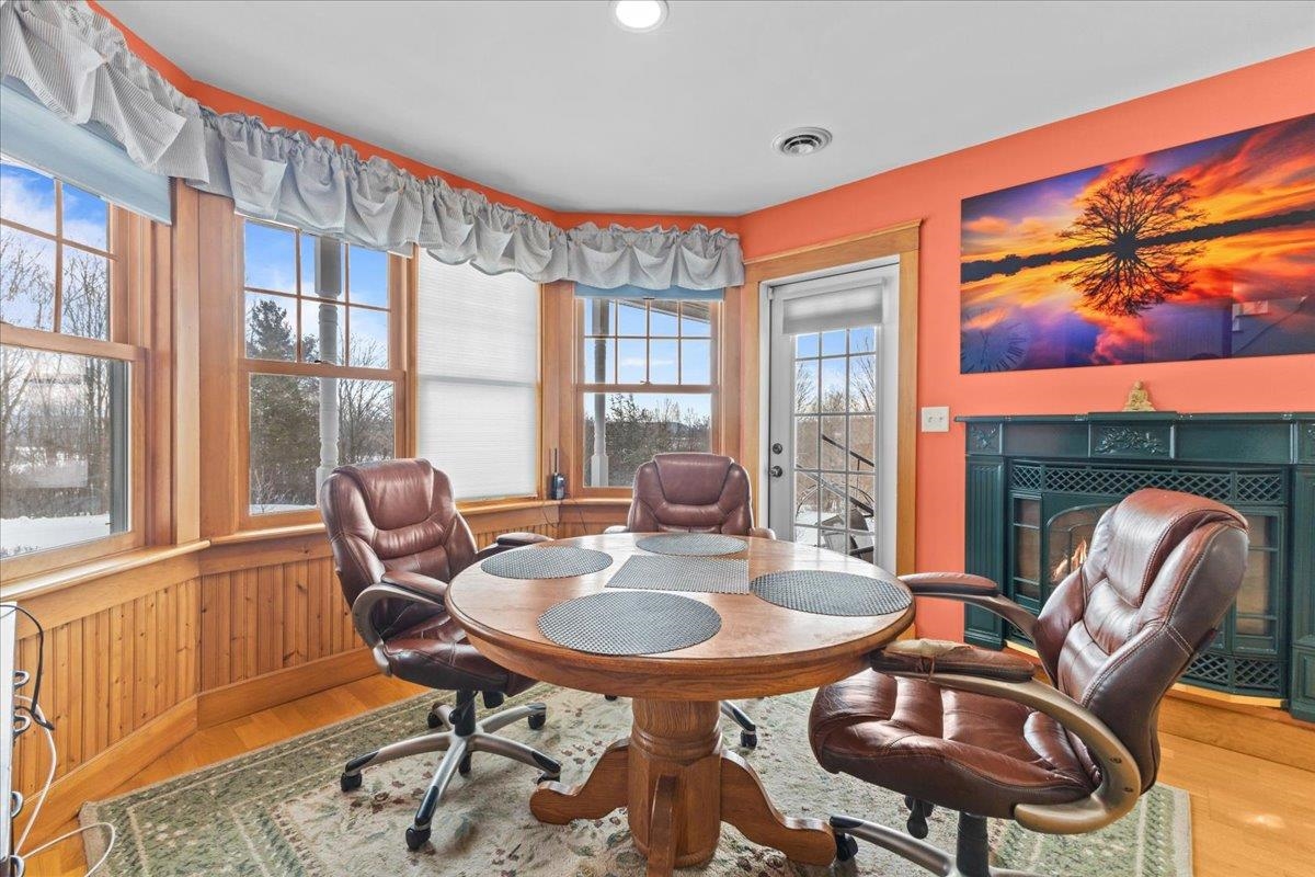 Shoreham, Vermont 05770, United States, 4 Bedrooms Bedrooms, ,3 BathroomsBathrooms,Residential,Pending,21581