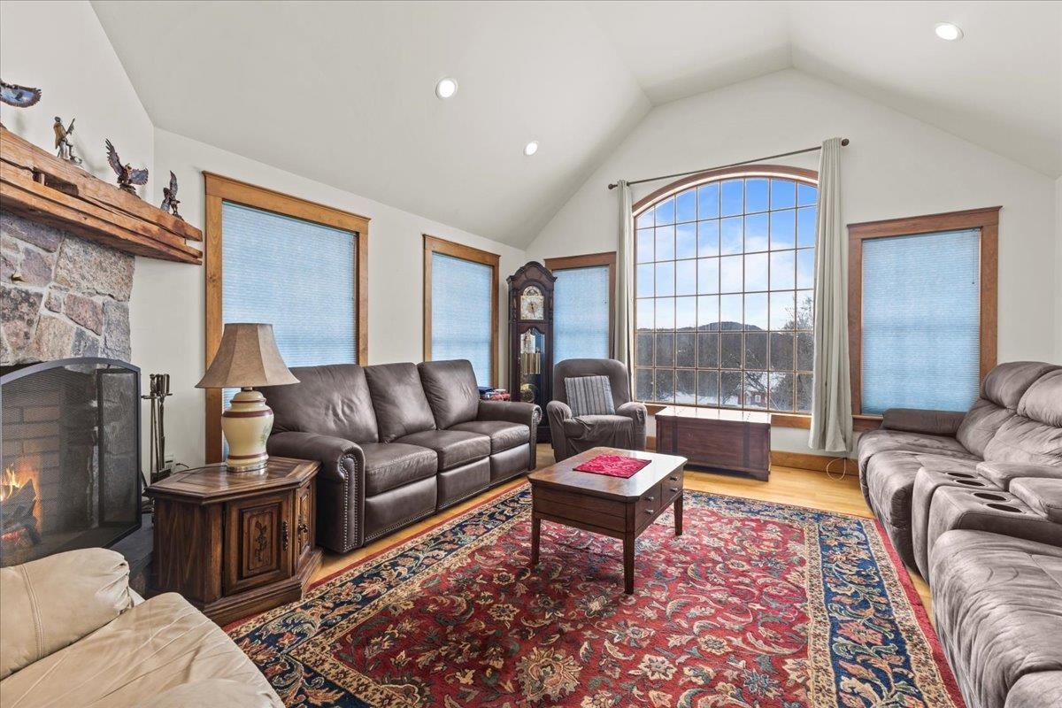 Shoreham, Vermont 05770, United States, 4 Bedrooms Bedrooms, ,3 BathroomsBathrooms,Residential,Pending,21581