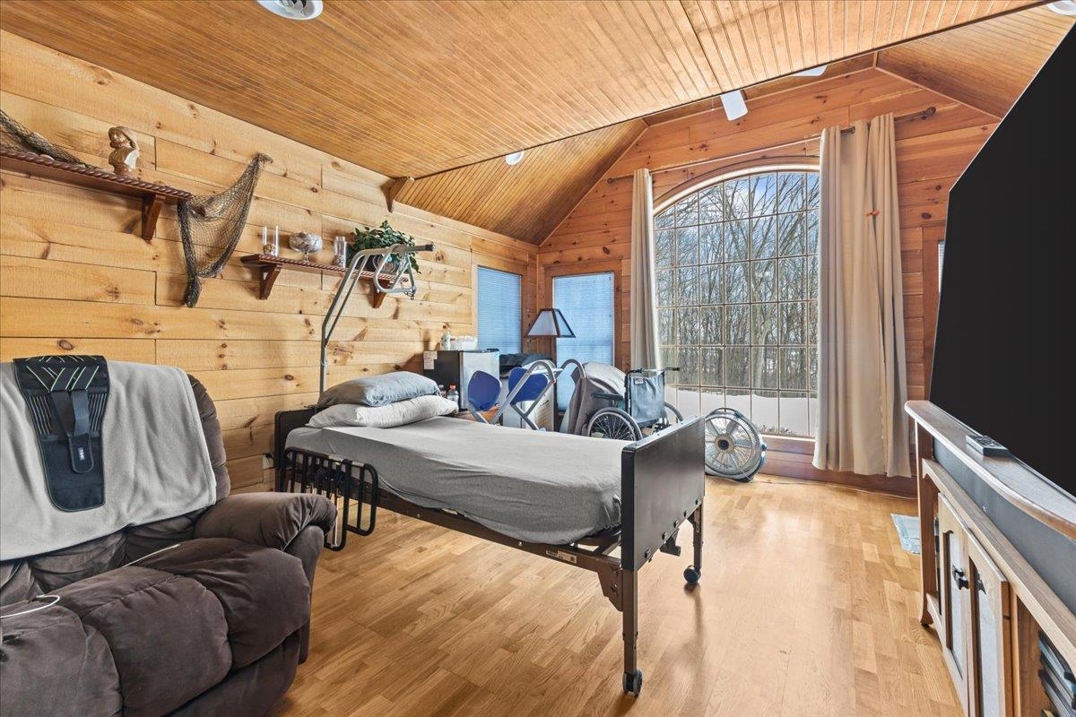 Shoreham, Vermont 05770, United States, 4 Bedrooms Bedrooms, ,3 BathroomsBathrooms,Residential,Pending,21581