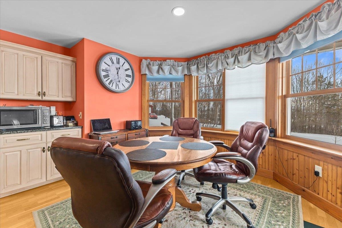 Shoreham, Vermont 05770, United States, 4 Bedrooms Bedrooms, ,3 BathroomsBathrooms,Residential,Pending,21581