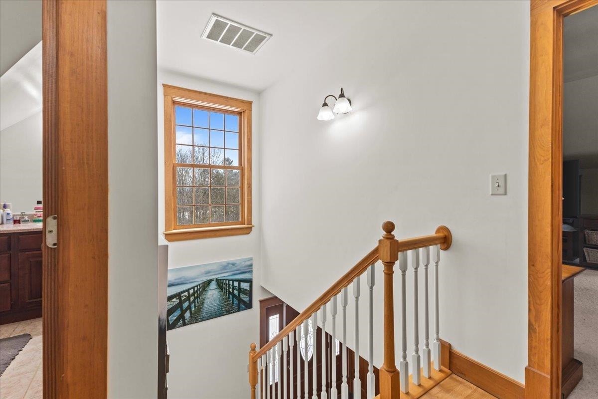 Shoreham, Vermont 05770, United States, 4 Bedrooms Bedrooms, ,3 BathroomsBathrooms,Residential,Pending,21581