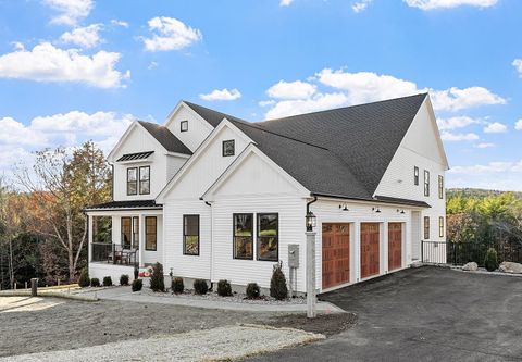 18 Sprague Mill Road Bedford NH 03110