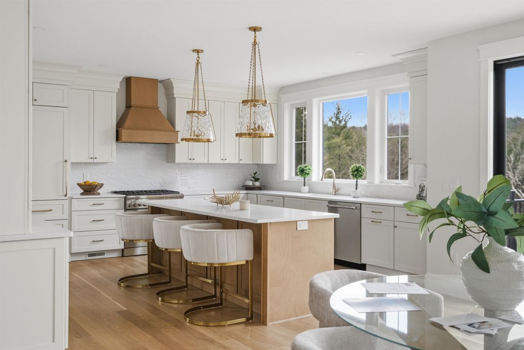 Photo of 18 Sprague Mill Road, Bedford, NH 03110 (MLS # 5075766)